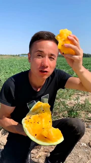 乌拉吃瓜爆料是真的吗,真相揭秘，是真是假？