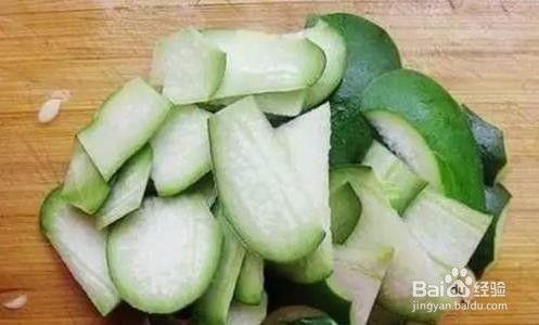 吃脆瓜为什么拉黑便,揭秘为何食用脆瓜后引发黑便现象