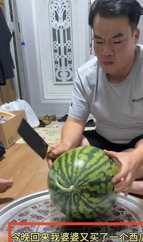 吃瓜博主黑