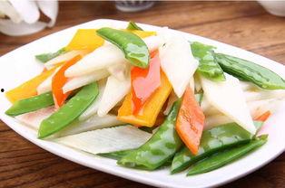 黑瓜鸡炖山药可以吃吗,营养滋补的佳肴，适合食用吗？