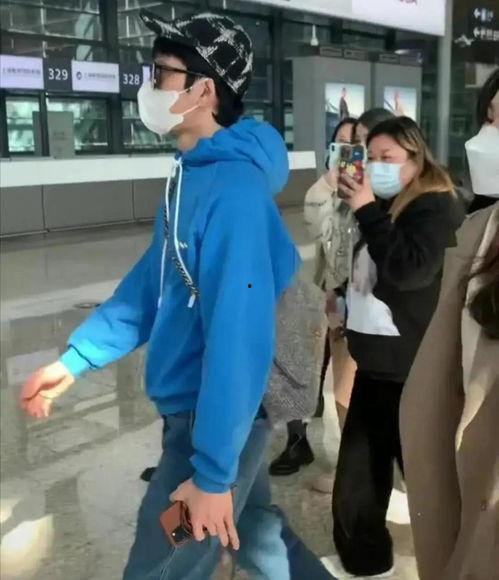 吃瓜爆料女装,女装背后的故事